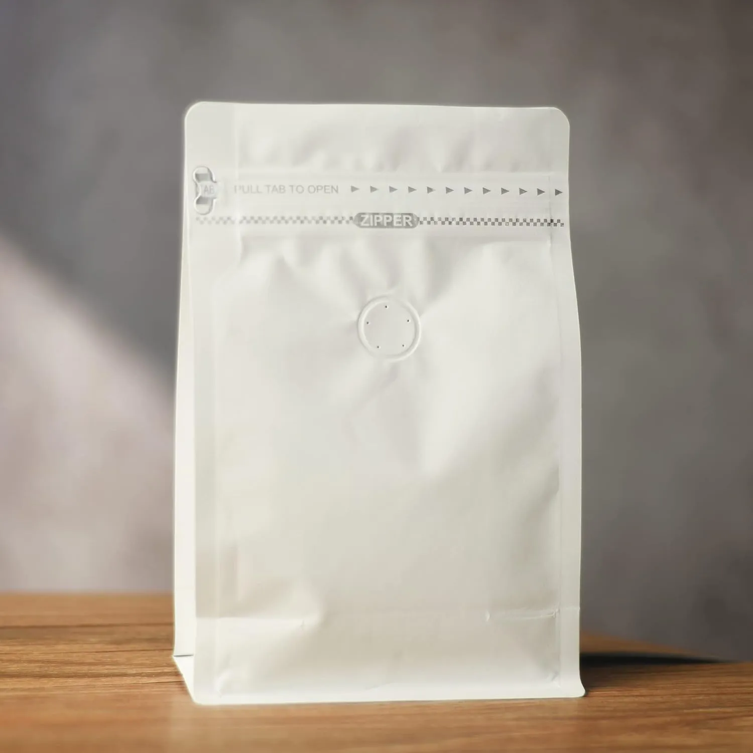 100 Count 8 Ounces White Kraft Paper Coffee Bags - High Barrier Aluminium Foil Liner - Flat Bottom Coffee Pouches with Degassing Valve, Resealable Zipper & Easy Open Tape