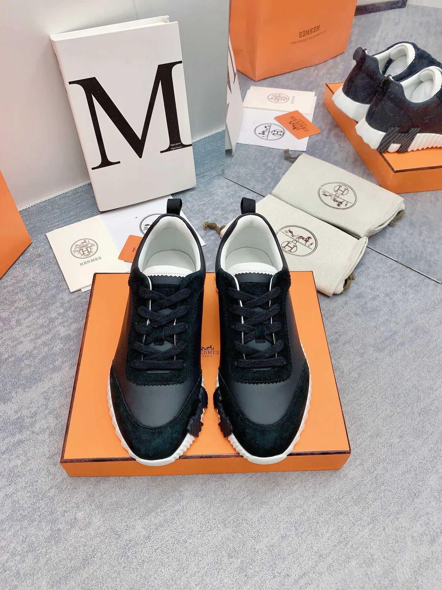 HM Bouncing Sneaker In Black Lambskin 106423