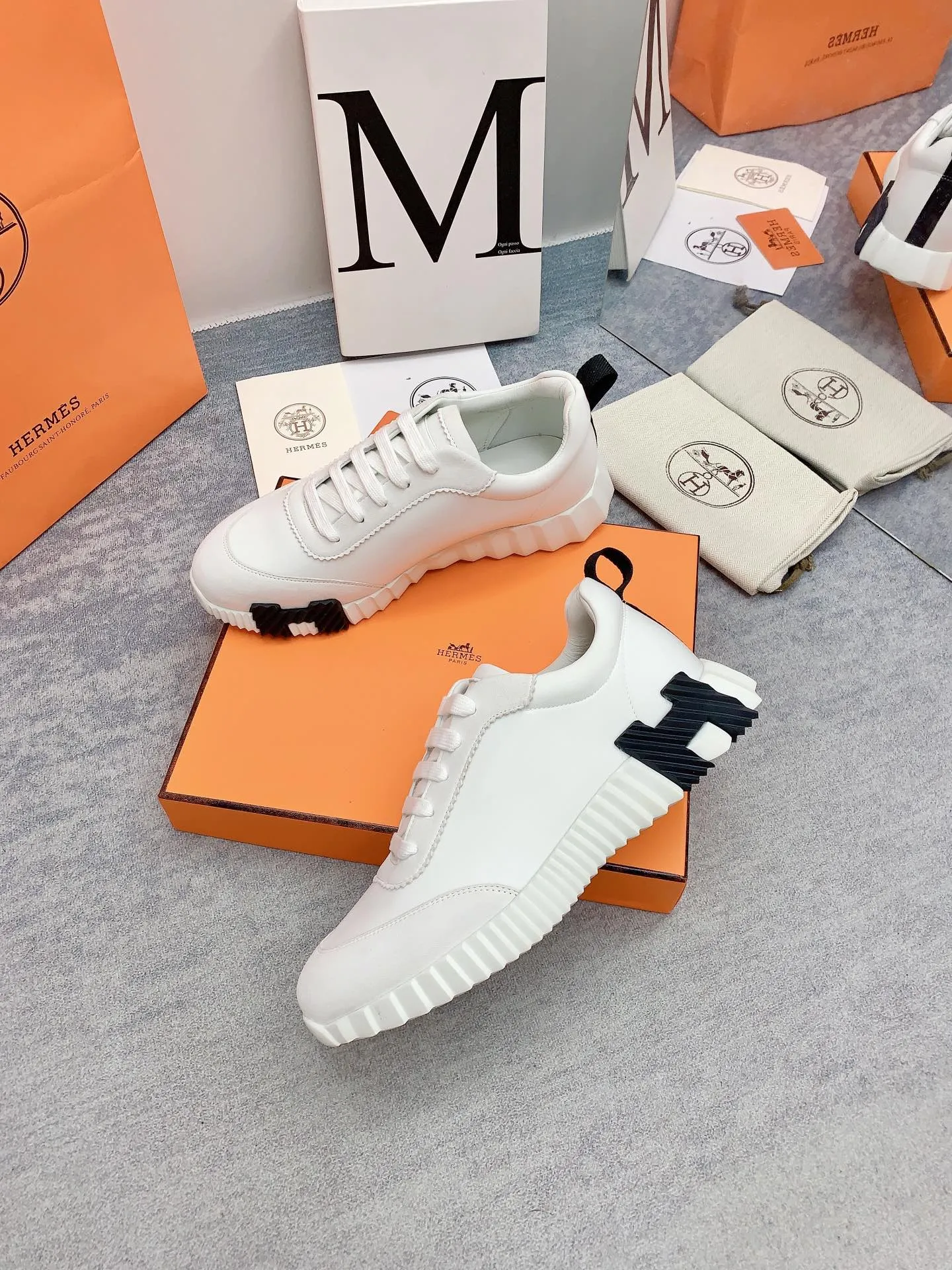 HM Bouncing Sneaker In White Silk Lambskin 106449