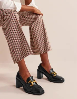 Iris Absatz-Loafer mit Trensendetail-Schwarzes Kalbsleder