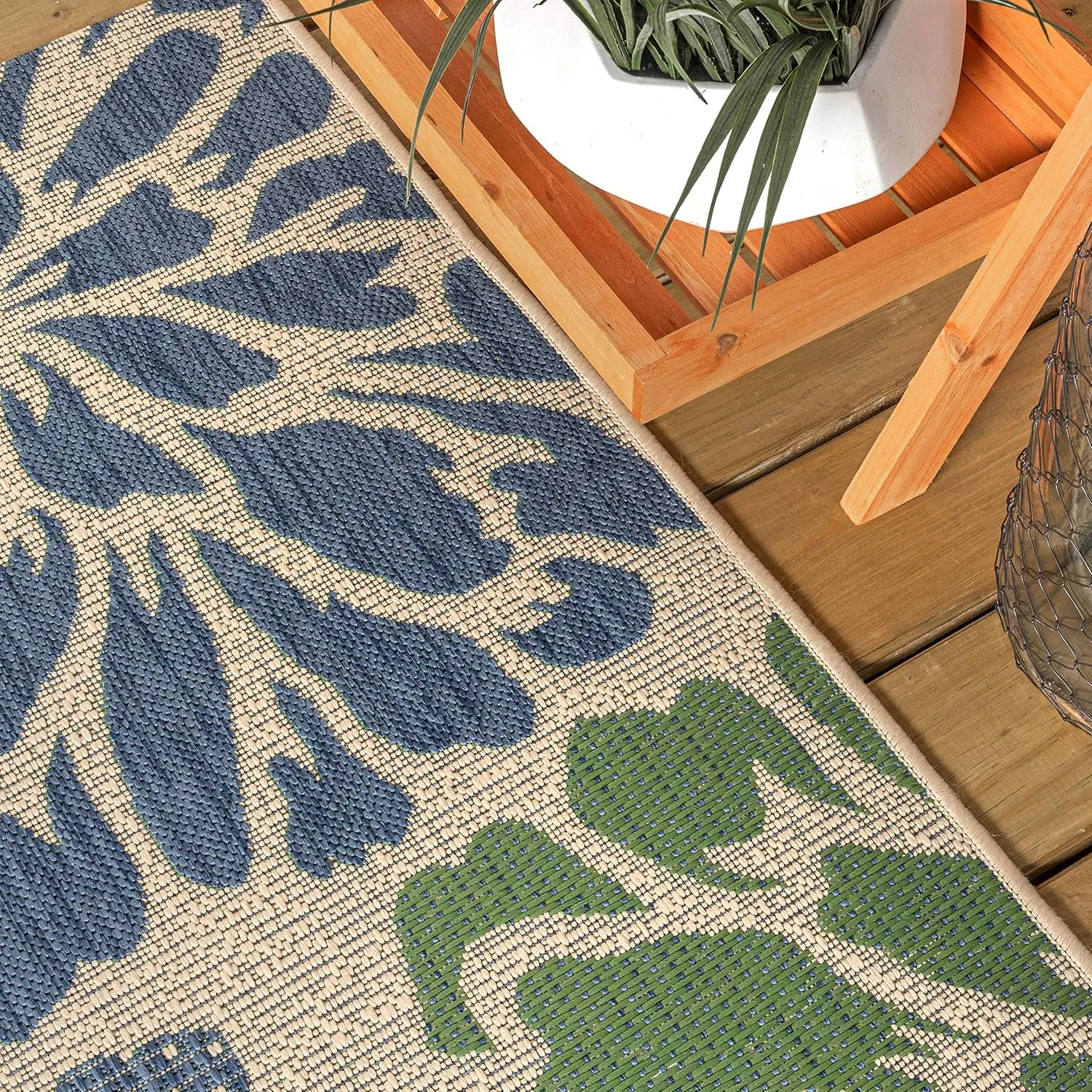JONATHAN Y SMB110B-210 Zinnia Modern Floral Textured Weave Indoor Outdoor -Runner Rug Bohemian Coastal Easy-Cleaning Bedroom Kitchen Backyard Patio Non Shedding, 2 X 10, Navy/Green
