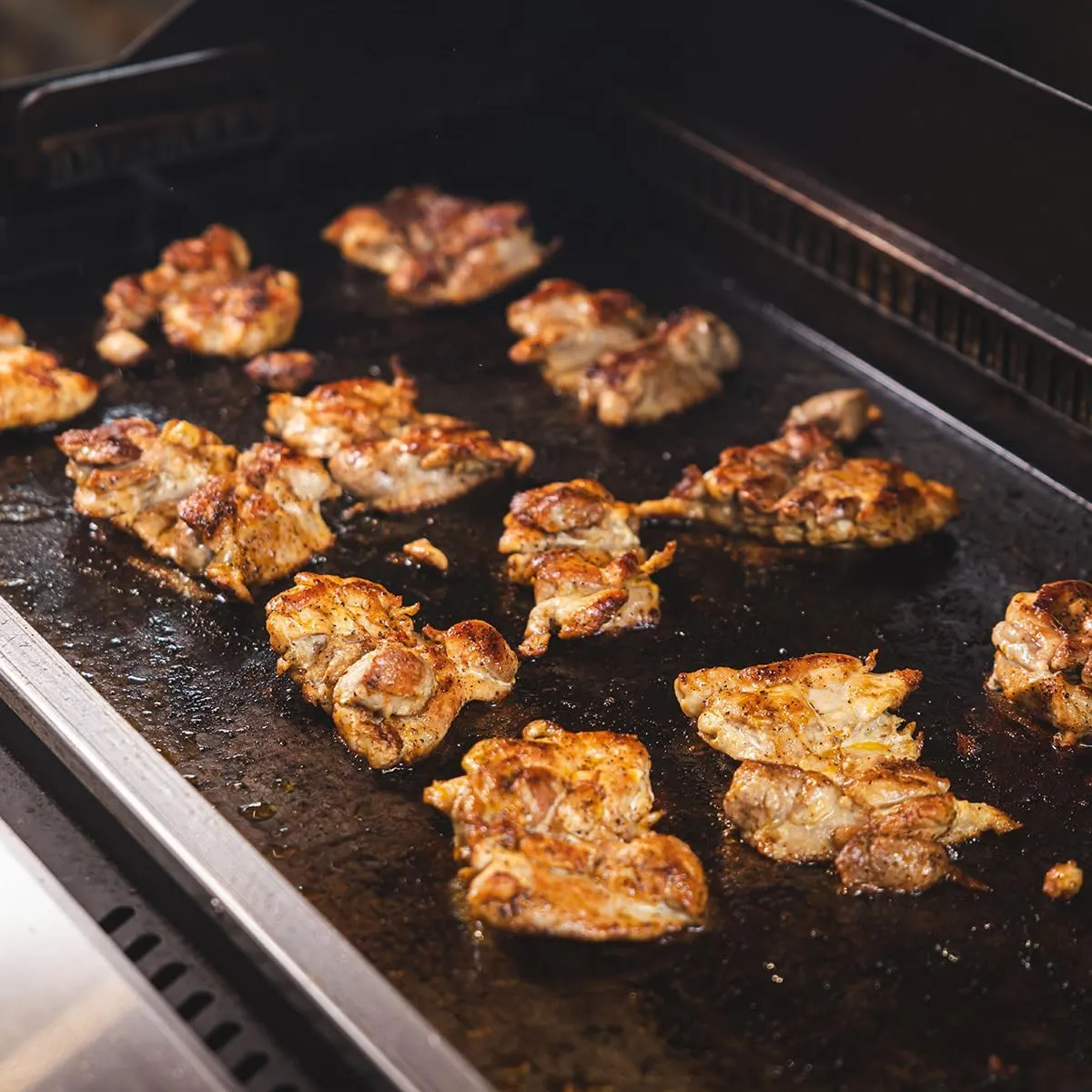recteq Pellet Grill SmokeStone 600, Outdoor Griddle Grill with Even Temperature, WiFi Enabled Wood Pellet Grills
