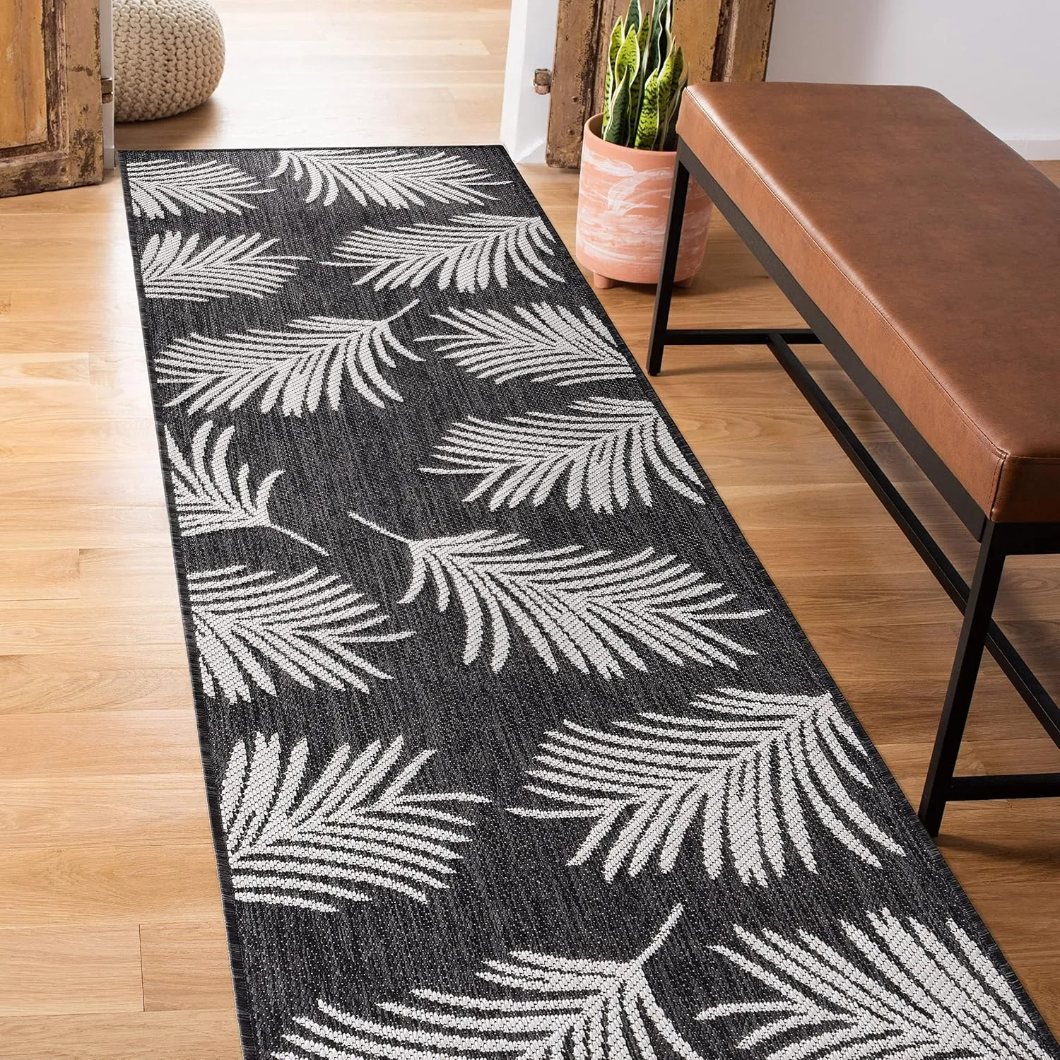 Rugshop Contemporary Palm Leaves Textured Flat Weave Easy-to-Clean Outdoor Rugs for Deck,Patio,Backyard Indoor/Outdoor Runner Rug 2' x 7' Black