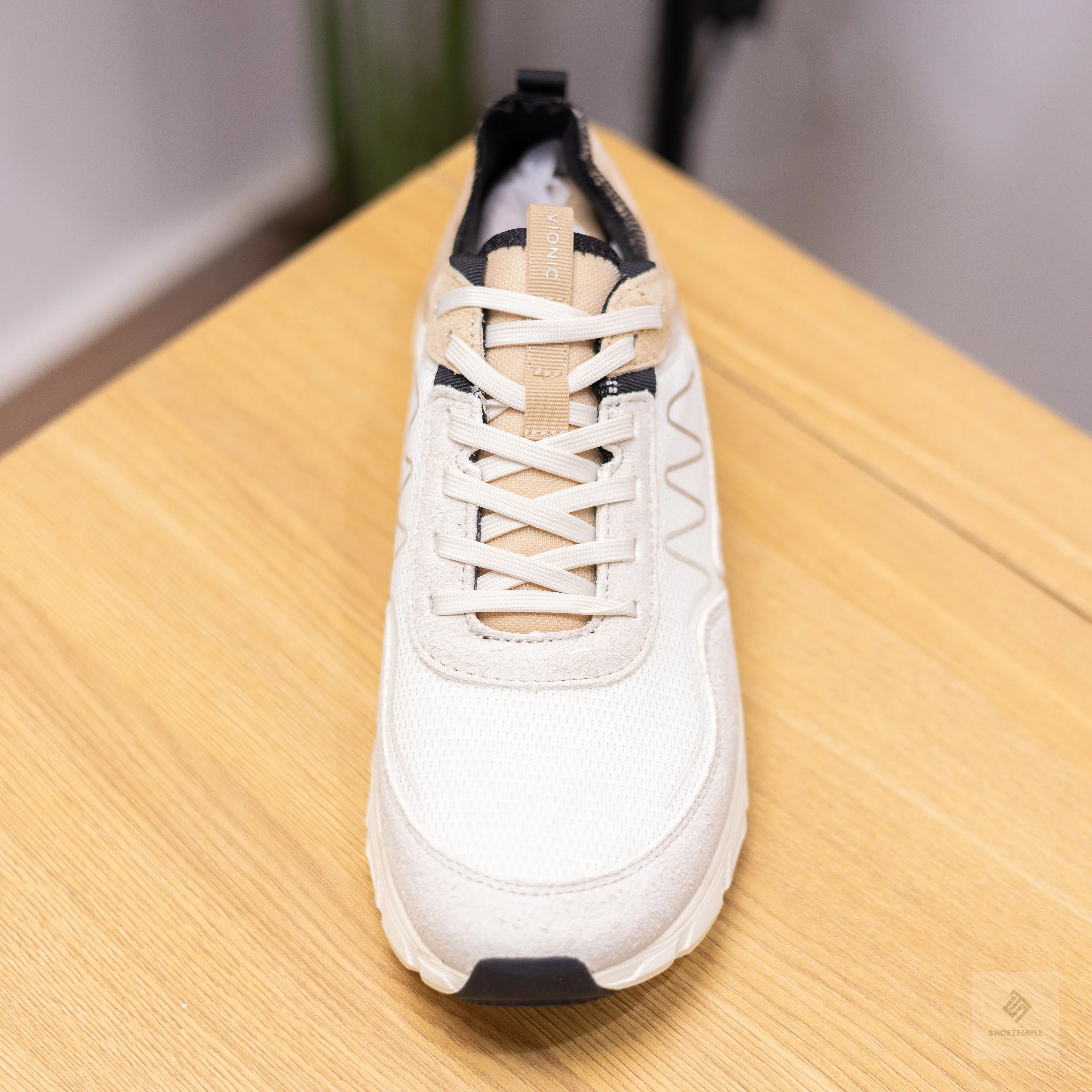Vionic Sneakers