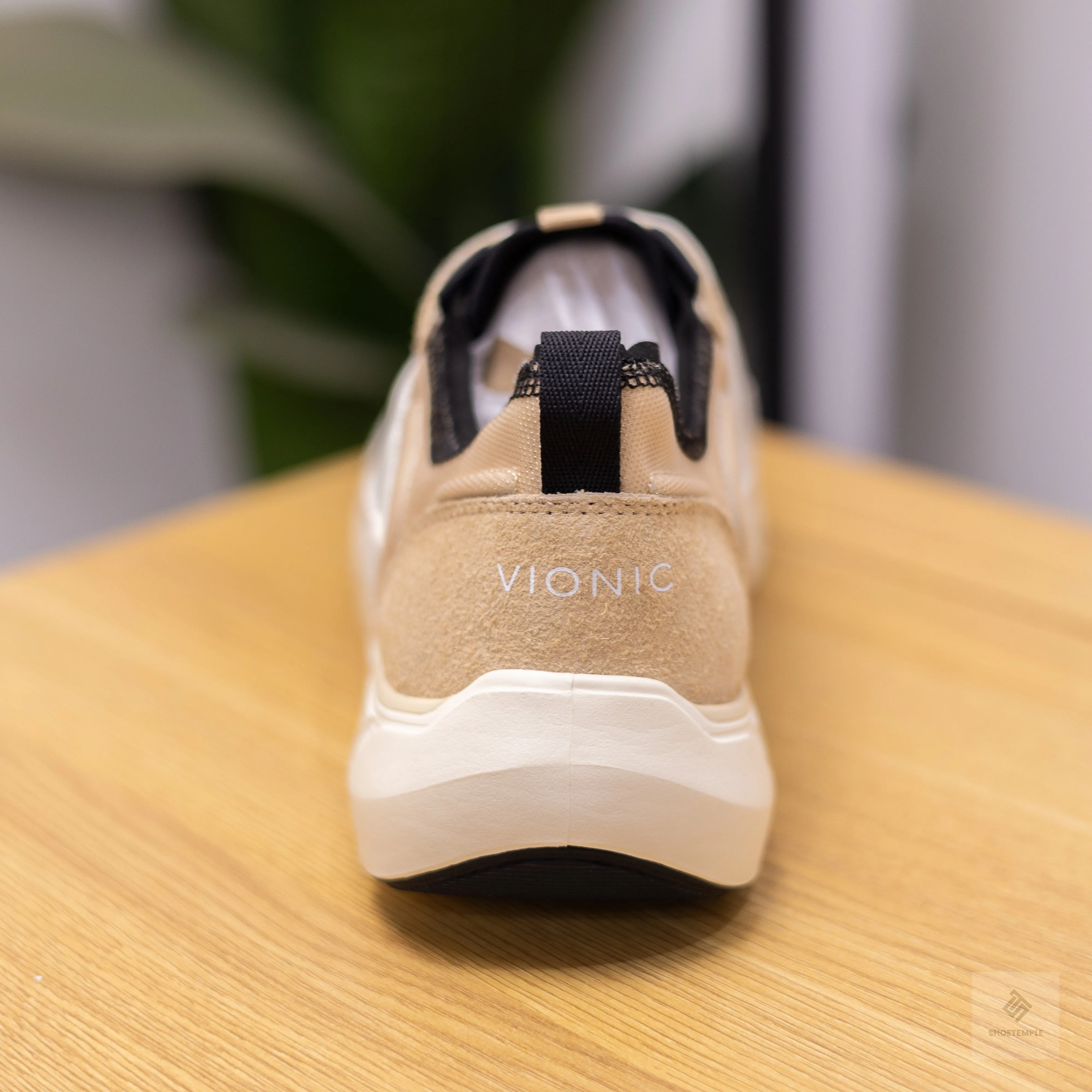 Vionic Sneakers