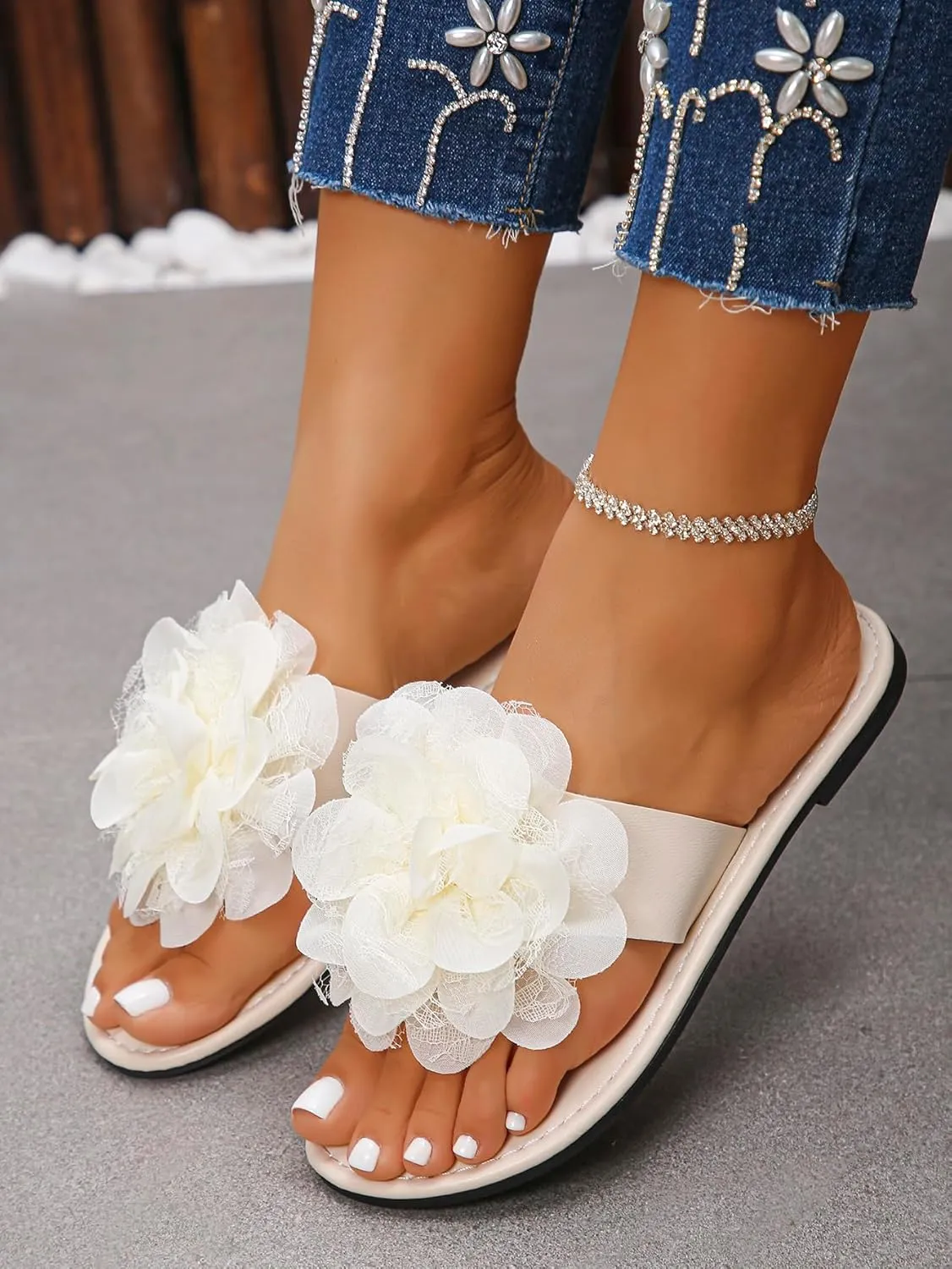 Women's Flat Mules with Light Purple Sequin Flower Decorations – Summer Slip-On Shoes for Vacations, Beach Walks, and Casual Romantic Outfits